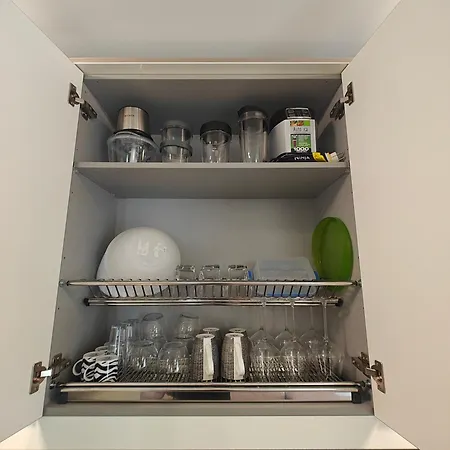 Апартаменты Sun - 3 Bedrooms, Priv Parking, Pool, Ac, Tv Channels, Fibre Net *