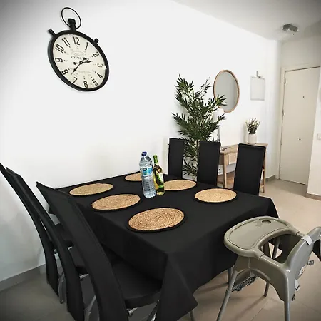 Sun - 3 Bedrooms, Priv Parking, Pool, Ac, Tv Channels, Fibre Net *