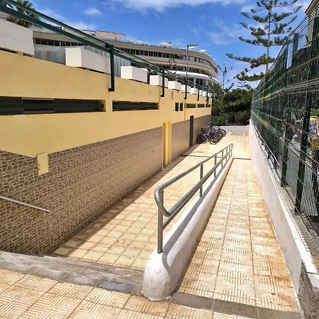 Sun - 3 Bedrooms, Priv Parking, Pool, Ac, Tv Channels, Fibre Net