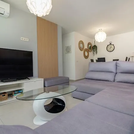 Sun - 3 Bedrooms, Priv Parking, Pool, Ac, Tv Channels, Fibre Net * Лос Кристианос