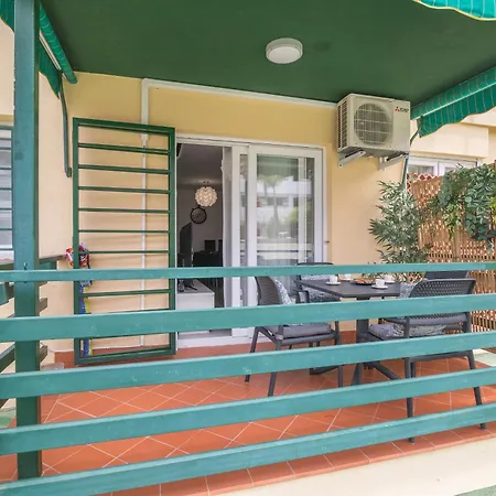 Sun - 3 Bedrooms, Priv Parking, Pool, Ac, Tv Channels, Fibre Net