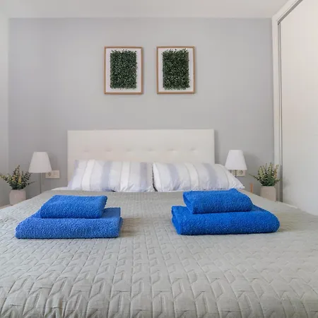 Sun - 3 Bedrooms, Priv Parking, Pool, Ac, Tv Channels, Fibre Net Апартаменты *