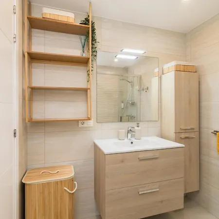 Sun - 3 Bedrooms, Priv Parking, Pool, Ac, Tv Channels, Fibre Net Апартаменты *